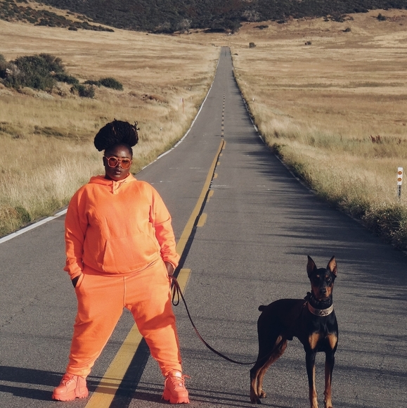 Meet your Posher, Temi - Picture 5 of 8